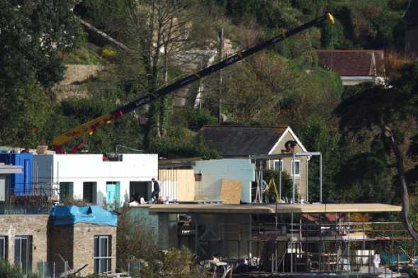 12 November 2020 - 07-29-36
A for-the-record shot of the construction continuing over at Mayflower Waters.
--------------------------
Kingswear construction
